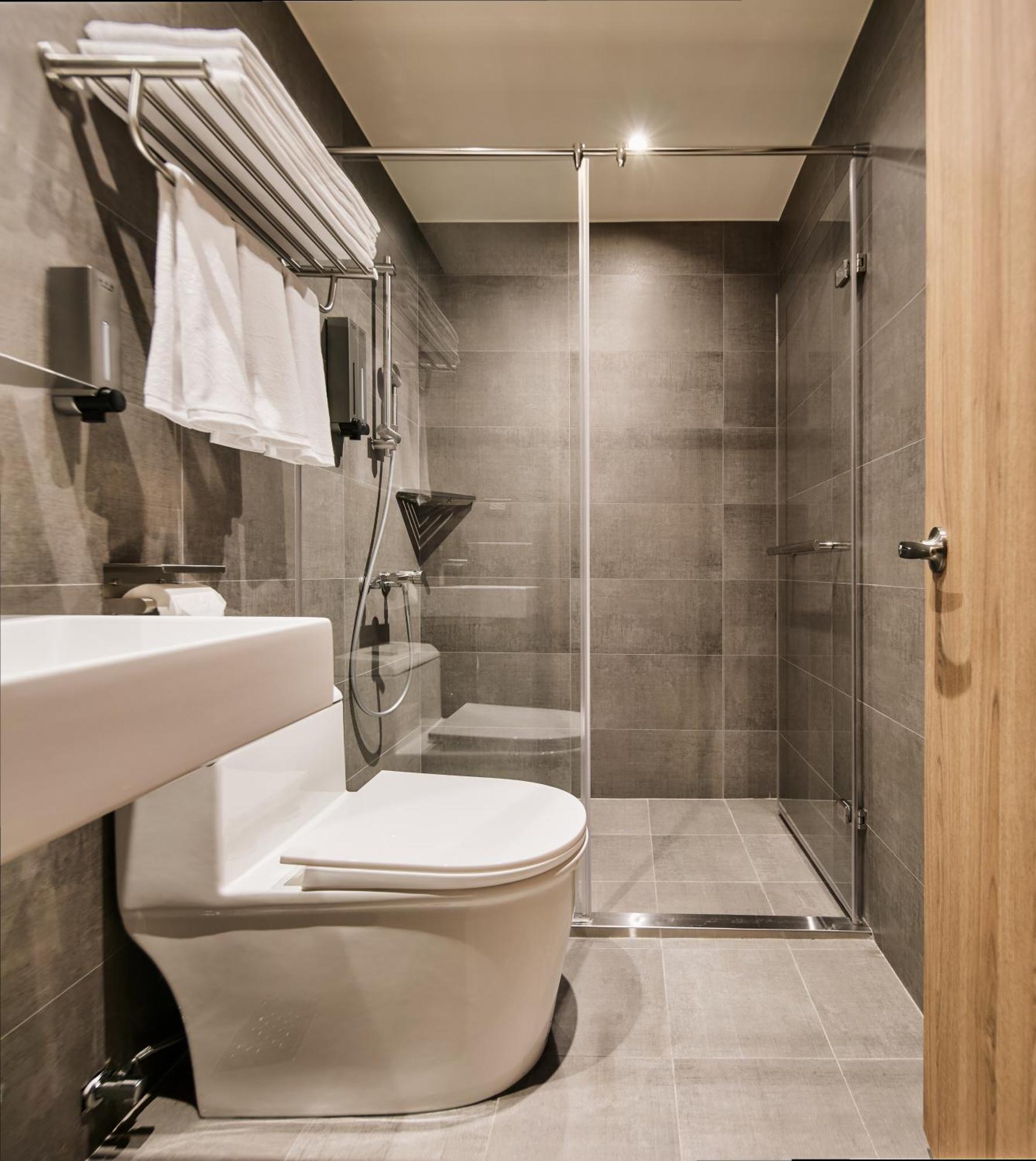 Brown House Hotel - Taipei Main Station Екстериор снимка