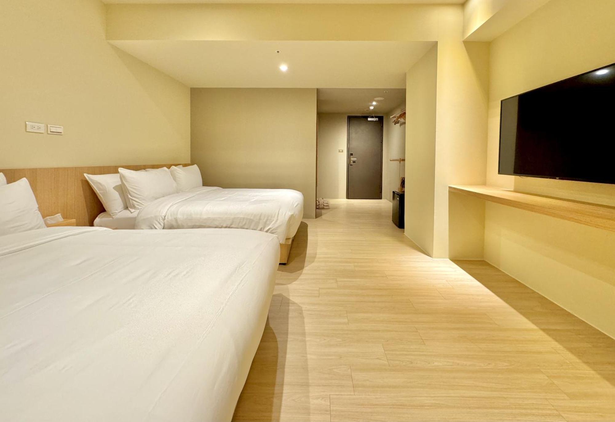 Brown House Hotel - Taipei Main Station Екстериор снимка